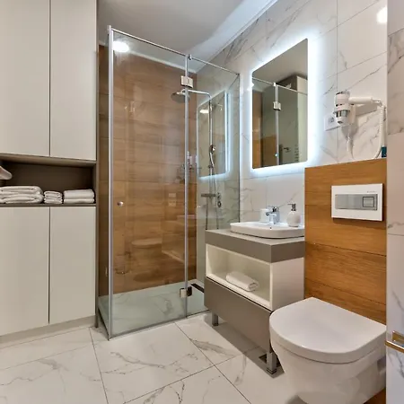 King's Square Lux 1 דירה *